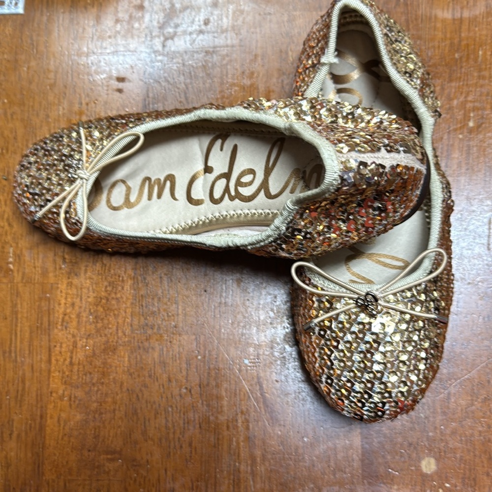 Sam Edelman Gold Moccasins with Sparkly Design. New never worn - Picture 3 of 4